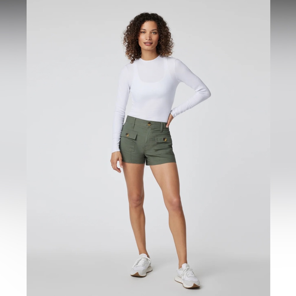 Vuori Women's Ripstop Utility Shorts army NWOT - Picture 2 of 11